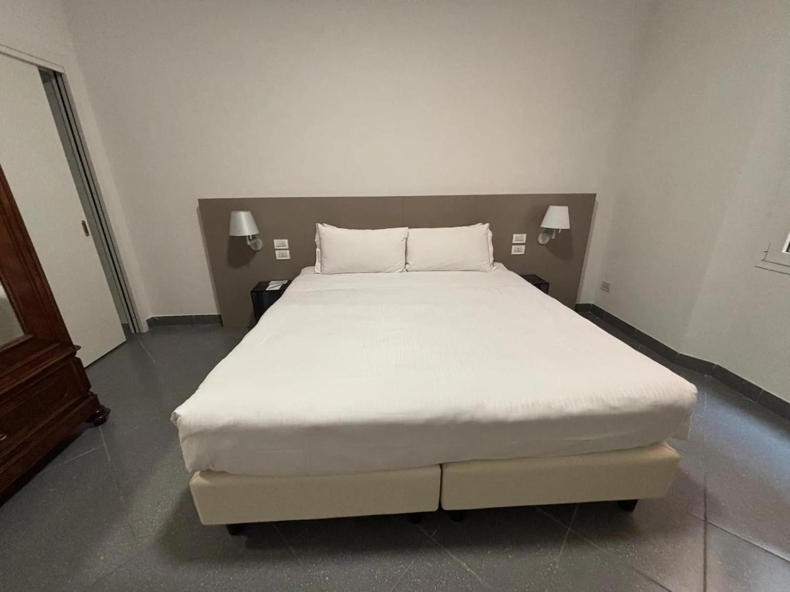 Phi Hotel Bologna Apartments Екстер'єр фото